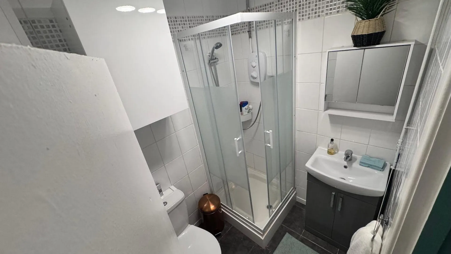 Studio Self Contained Cardiff